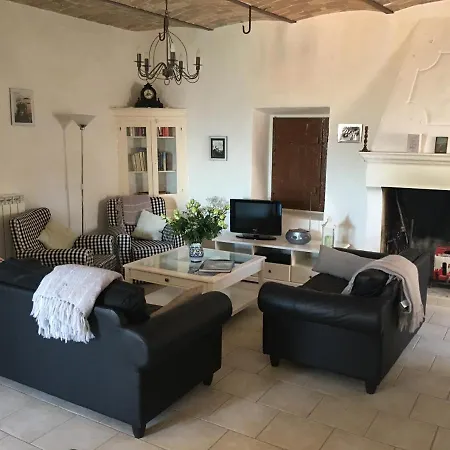 Holiday home 4 Bed 3 Bathroom Mountain Retreat In Roccacasale