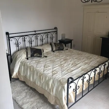 Holiday home 4 Bed 3 Bathroom Mountain Retreat In Roccacasale