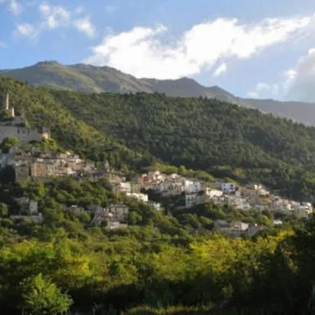 4 Bed 3 Bathroom Mountain Retreat In Roccacasale Holiday home *