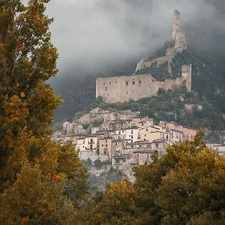 Holiday home 4 Bed 3 Bathroom Mountain Retreat In Roccacasale Roccacasale